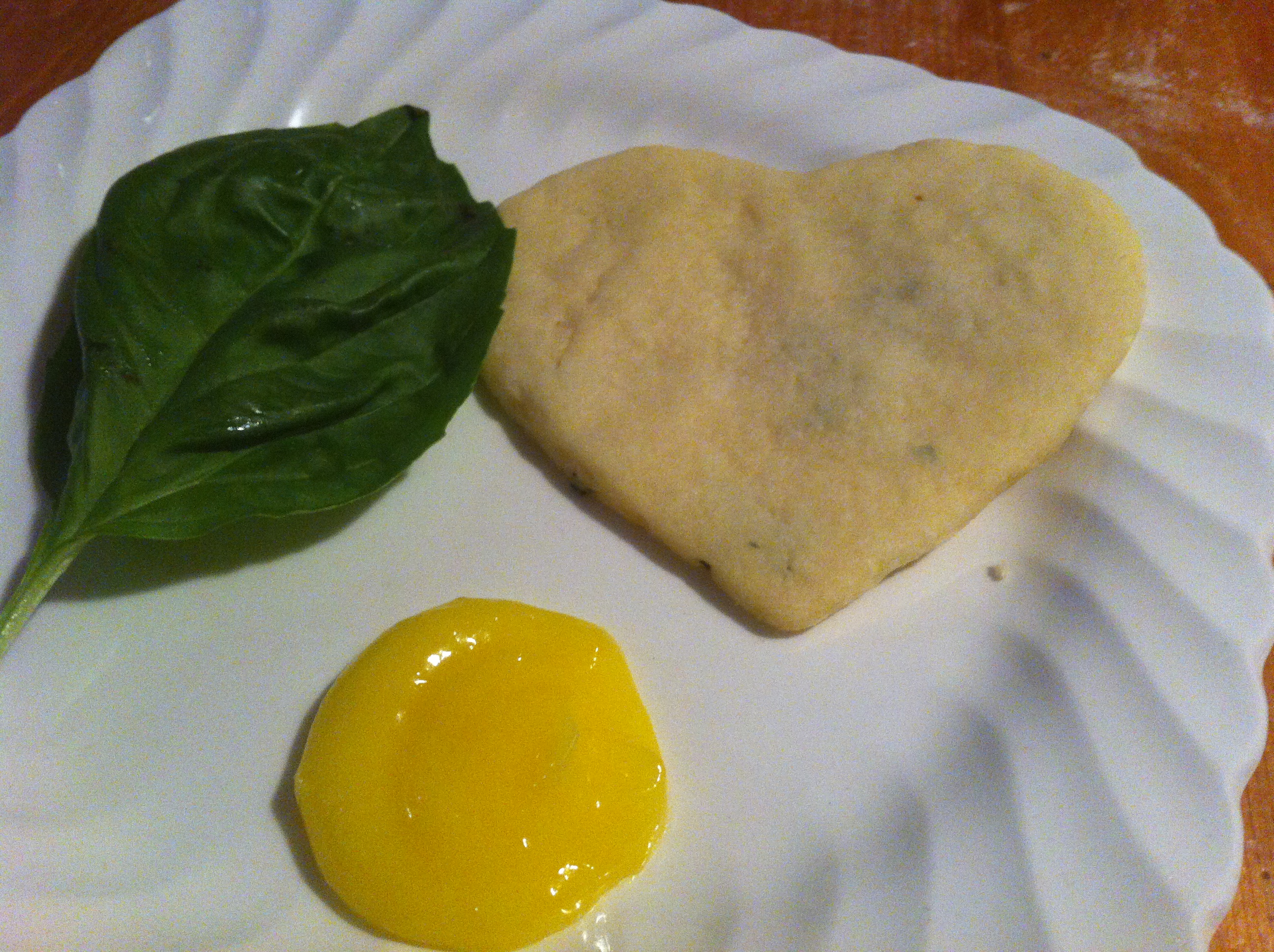 Basil shortbread with lemon curd